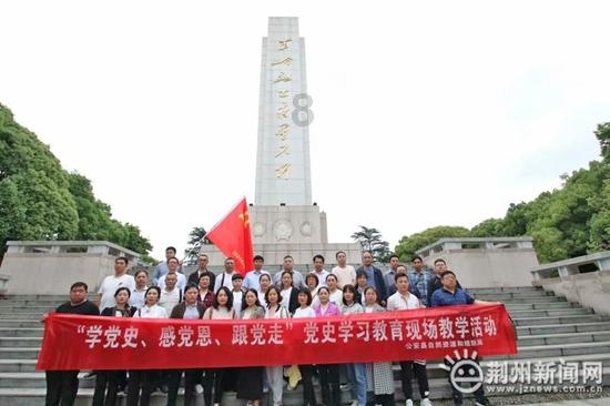 如果当初岳飞带着部队投降的话可能会怎样？岳飞的能力应该不在金兀术之下吧？吕文焕不也是投降的么？最后